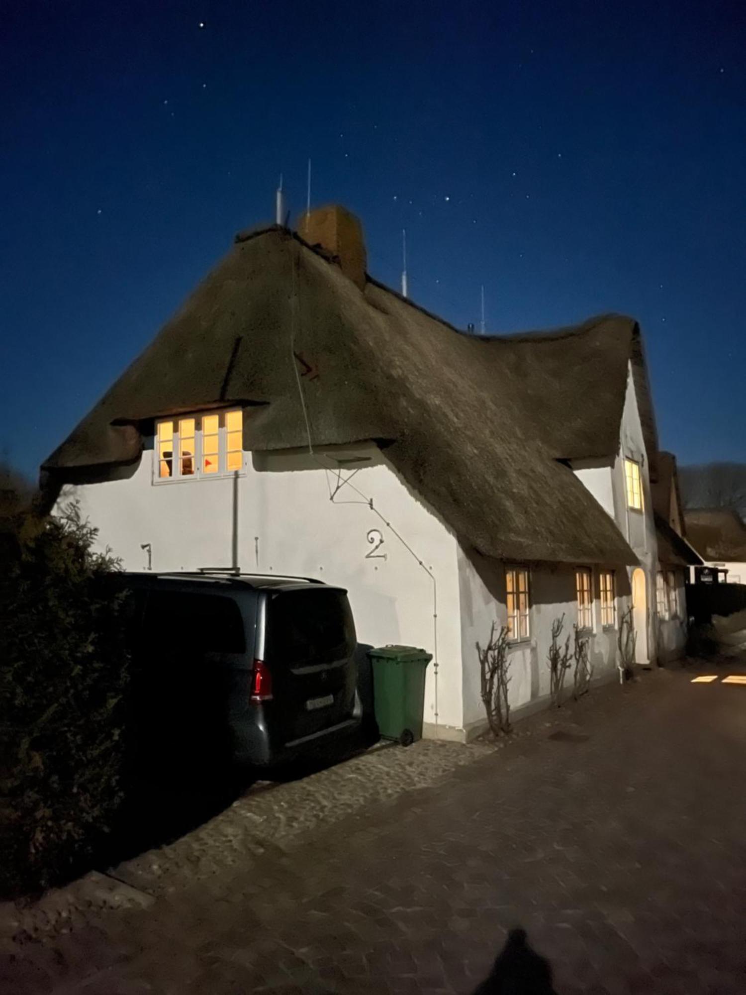 Kapitaenshaus Von 1712 - Neu Saniert Apartment Nieblum Luaran gambar