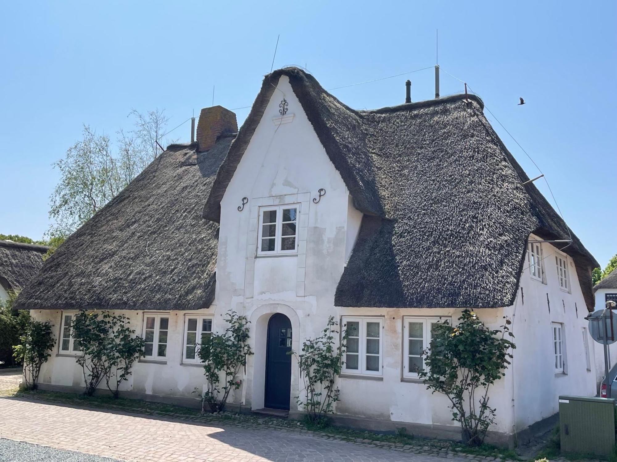 Kapitaenshaus Von 1712 - Neu Saniert Apartment Nieblum Luaran gambar